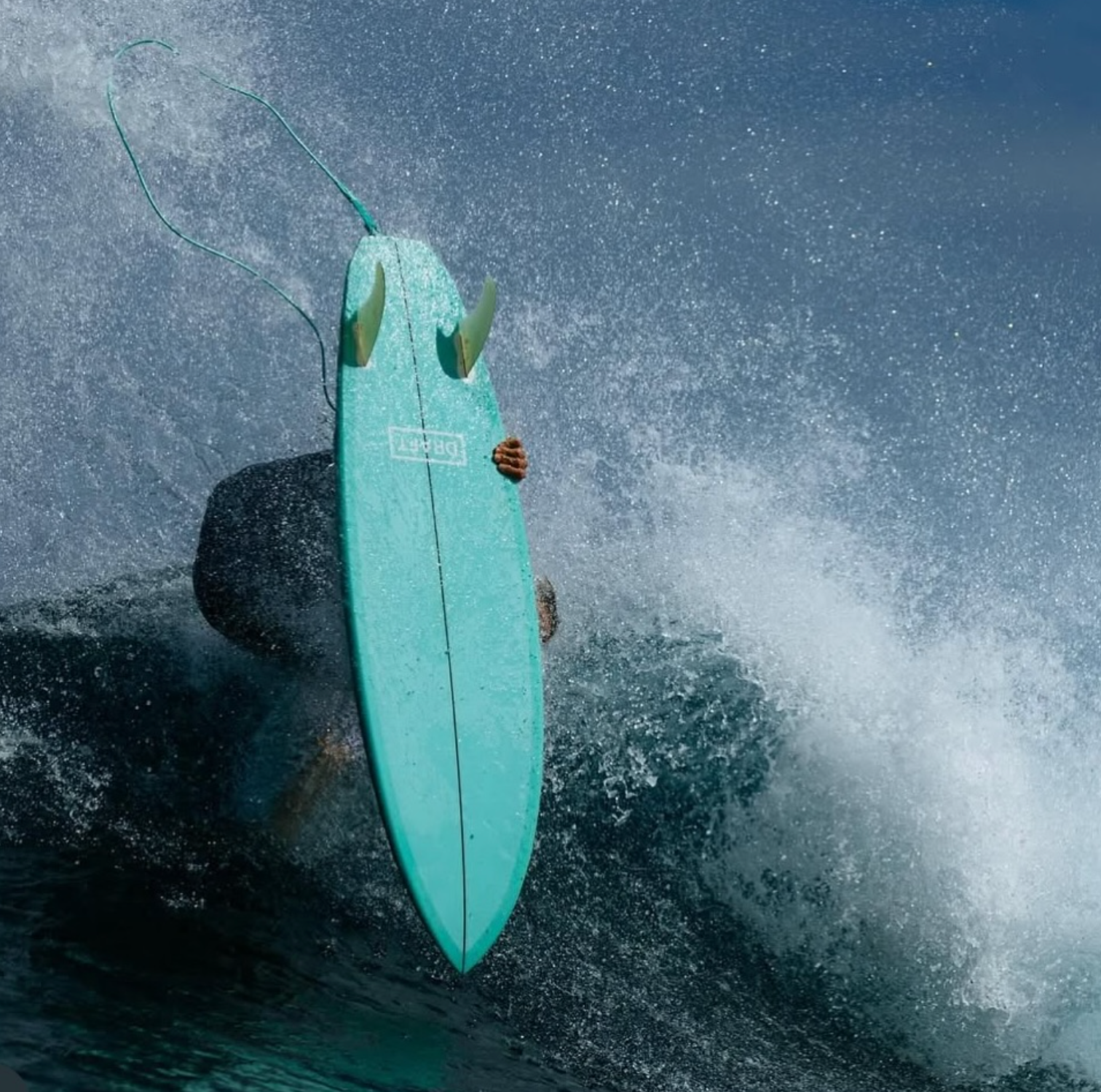 Carregar vídeo: Josh Kerr Surfing